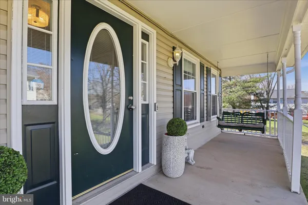 $690,000 | 10410 Labrador Loop, Manassas, VA 20112
