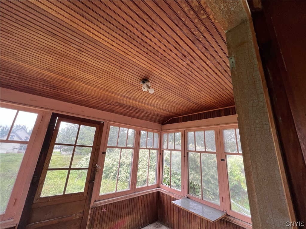 7 Island Street Edwards, NY 13635 - Photo 2 of 12 back entry way