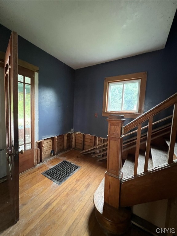 7 Island Street Edwards, NY 13635 - Photo 3 of 12 front entryway/Stairs