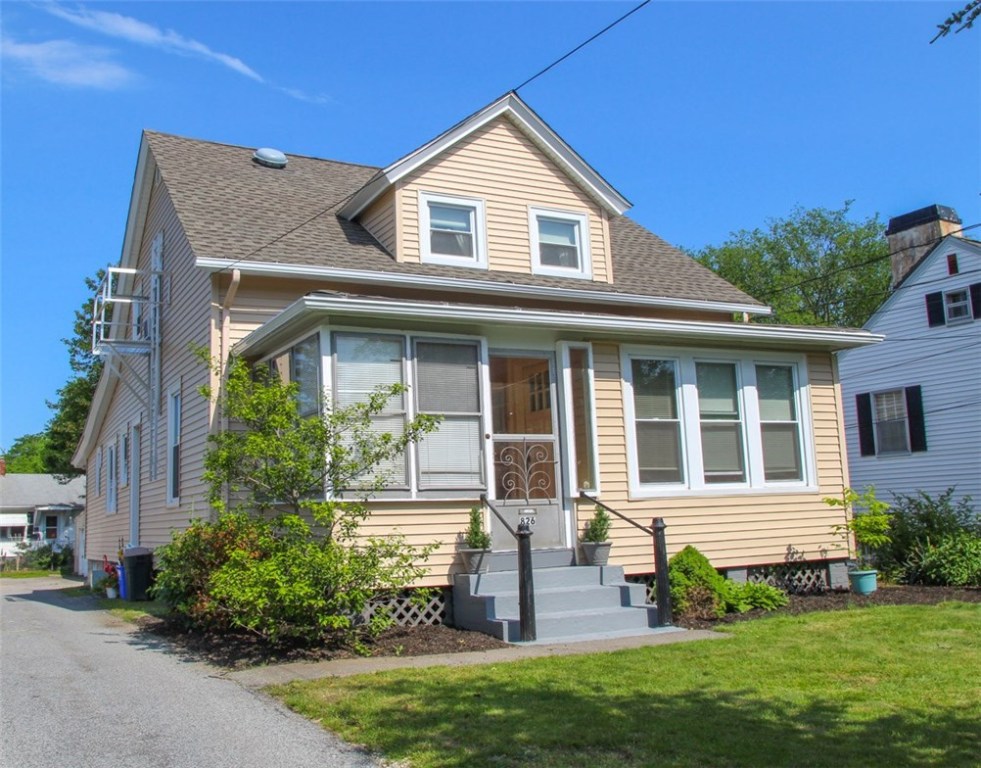 826 Main Street Warren, RI 02885 - Photo 1 of 20 Exterior Front