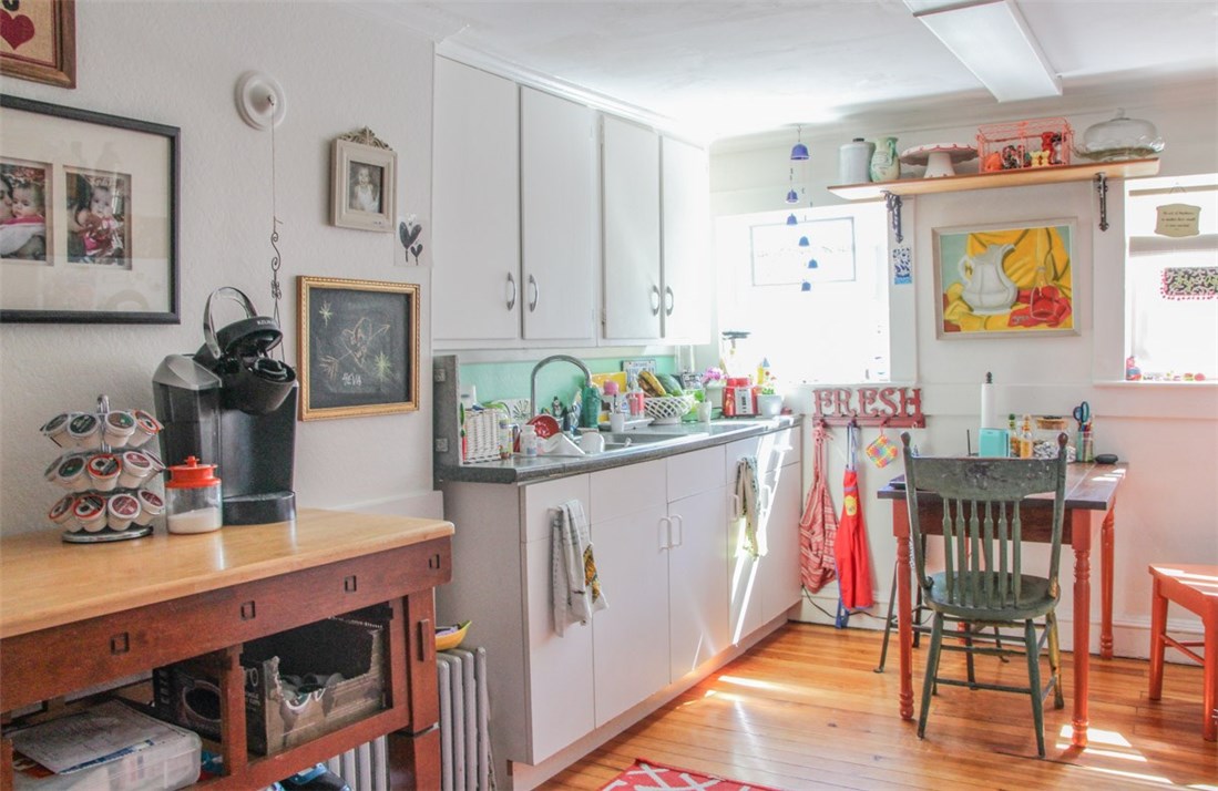 826 Main Street Warren, RI 02885 - Photo 11 of 20 2nd Floor Kitchen