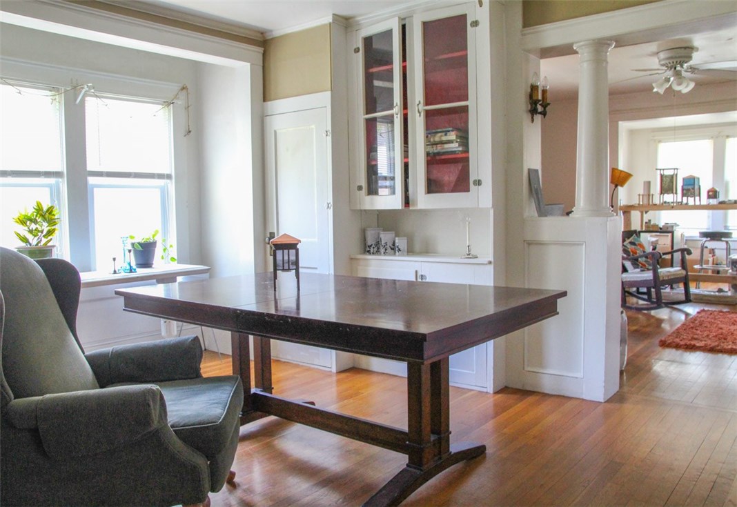 826 Main Street Warren, RI 02885 - Photo 5 of 20 1st Floor Dining Area