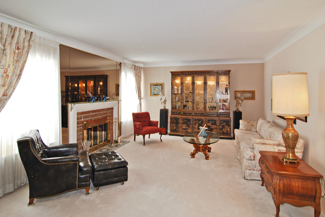 334 Downing Road Riverside, IL 60546 - Photo 2 of 23 a living room with furniture and a fireplace