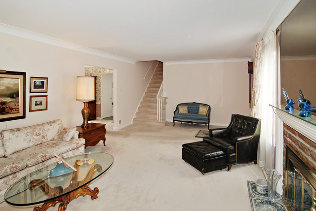 334 Downing Road Riverside, IL 60546 - Photo 3 of 23 a living room with furniture and a wooden floor