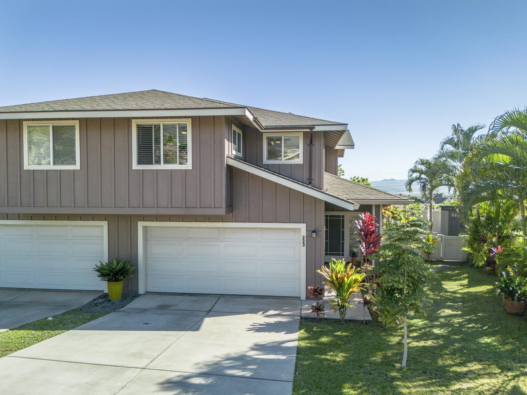 223 Lau Oliwa Loop, Unit 38 Wailuku, HI 96793 - Photo 35 of 50 a front view of house with garden