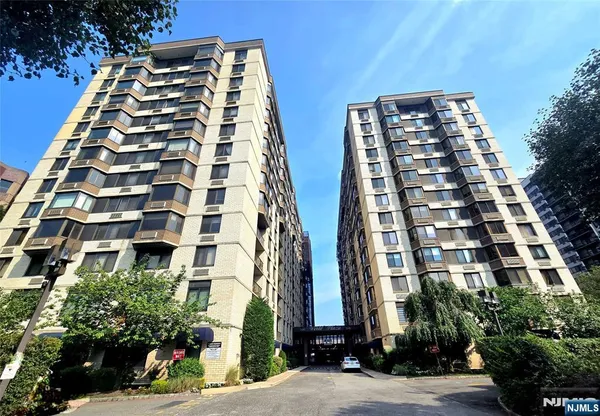 $269,900 | 316 Prospect Avenue, Unit 2D, Hackensack, NJ 07601