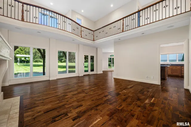 $949,000 | 2233 West Augusta Drive, Dunlap, IL 61525