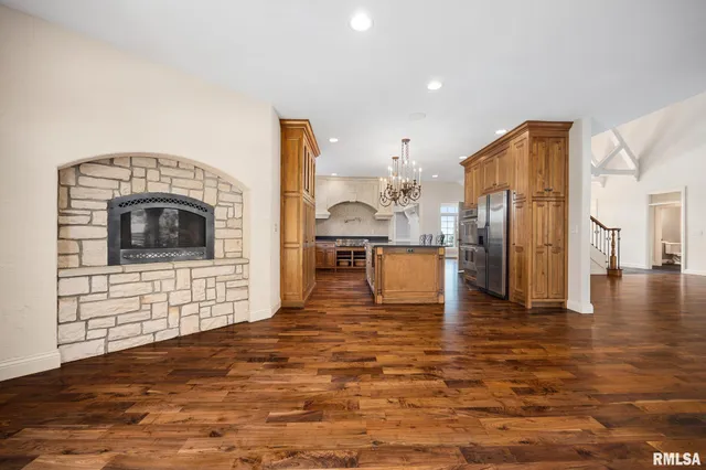 $949,000 | 2233 West Augusta Drive, Dunlap, IL 61525