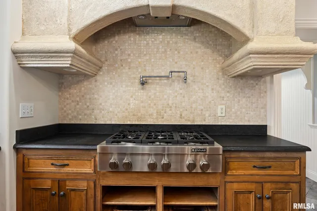 $949,000 | 2233 West Augusta Drive, Dunlap, IL 61525