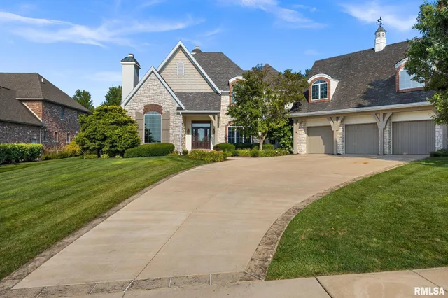 $949,000 | 2233 West Augusta Drive, Dunlap, IL 61525