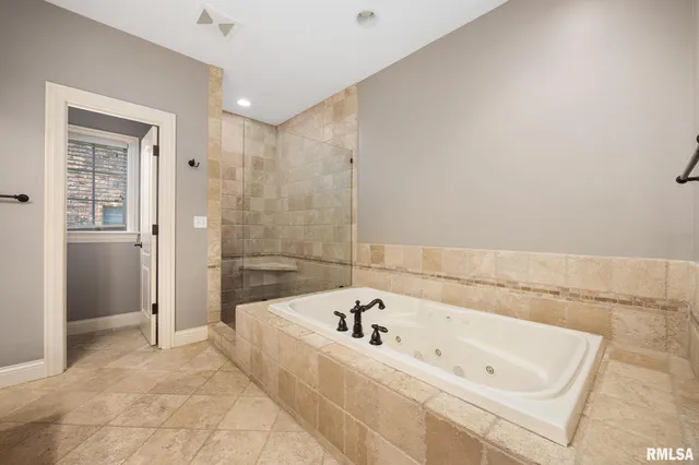 $949,000 | 2233 West Augusta Drive, Dunlap, IL 61525