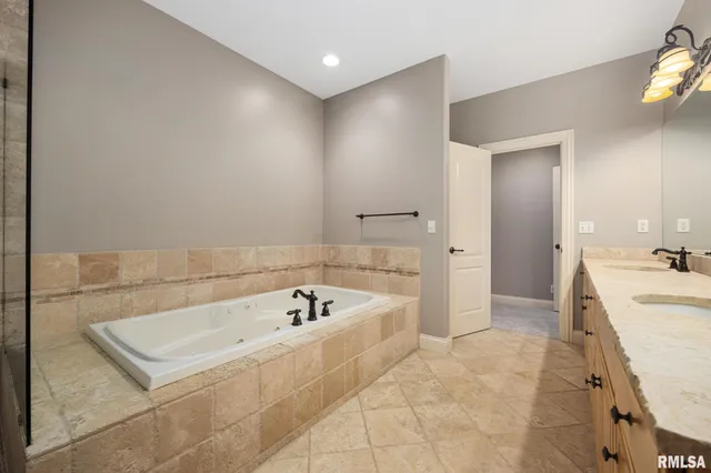 $949,000 | 2233 West Augusta Drive, Dunlap, IL 61525