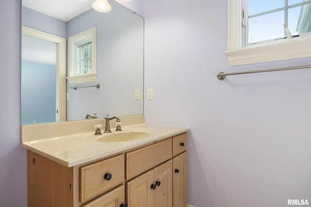 $949,000 | 2233 West Augusta Drive, Dunlap, IL 61525