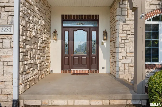 $949,000 | 2233 West Augusta Drive, Dunlap, IL 61525