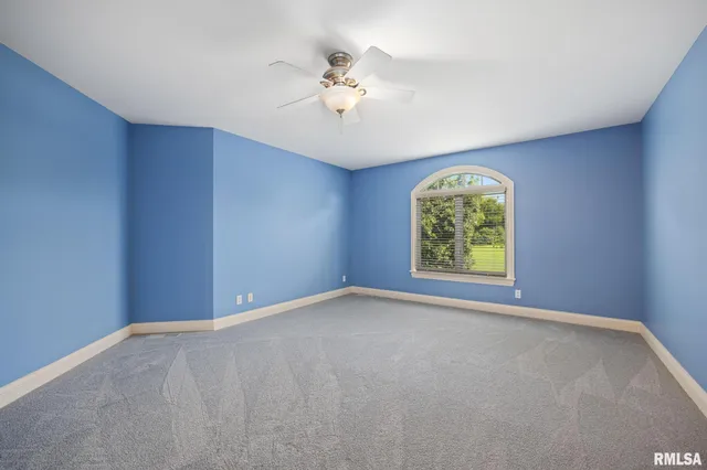 $949,000 | 2233 West Augusta Drive, Dunlap, IL 61525