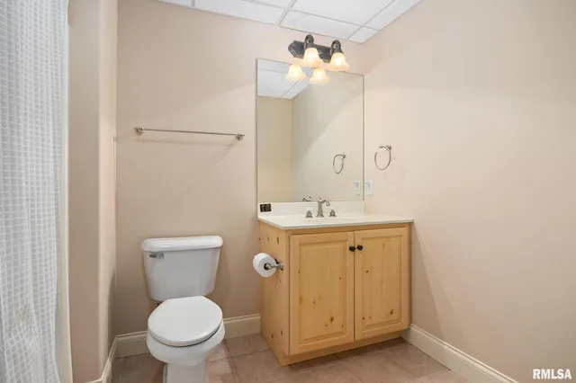 $949,000 | 2233 West Augusta Drive, Dunlap, IL 61525