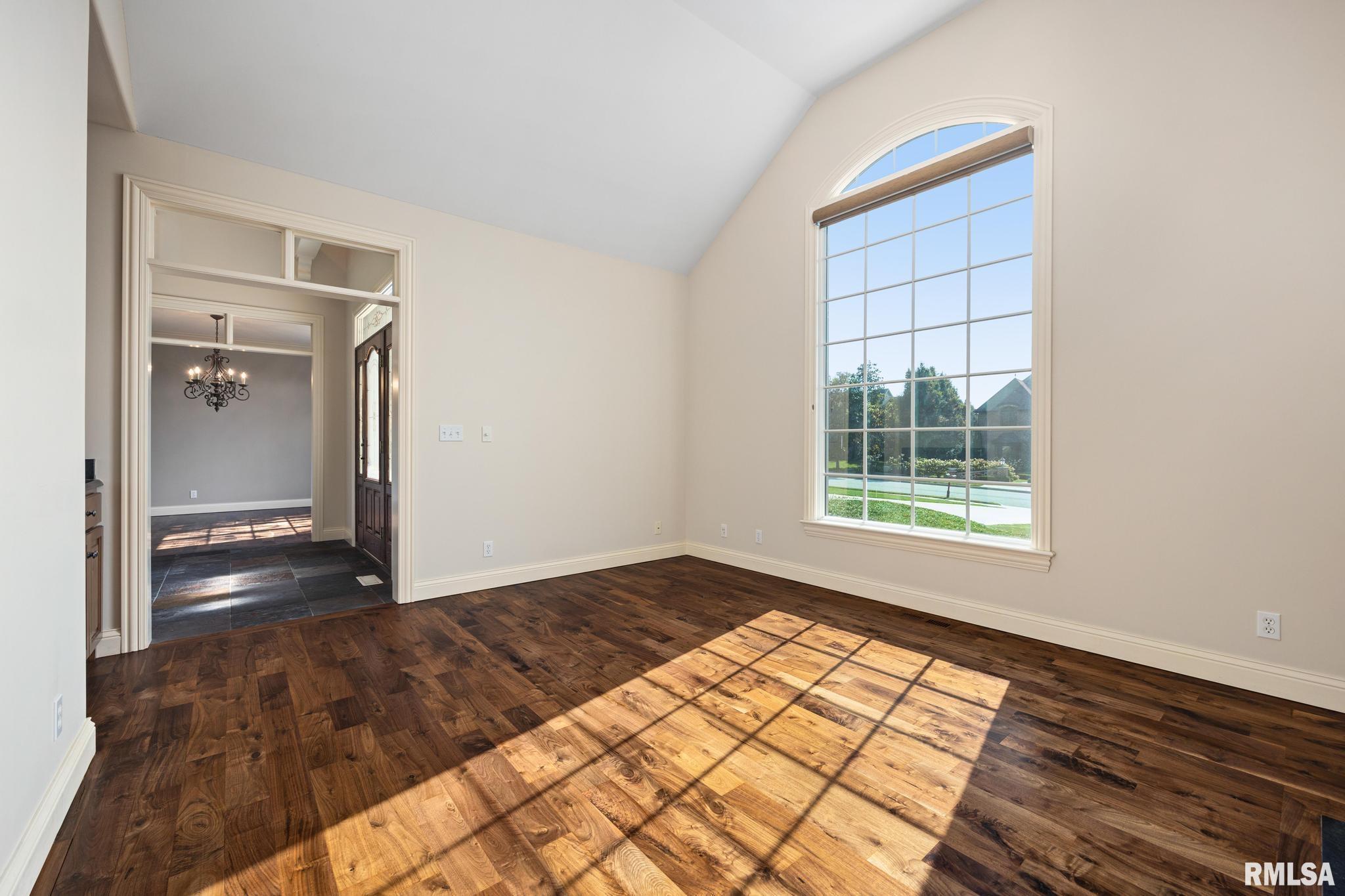 2233 West Augusta Drive Dunlap, IL 61525 - Photo 7 of 65