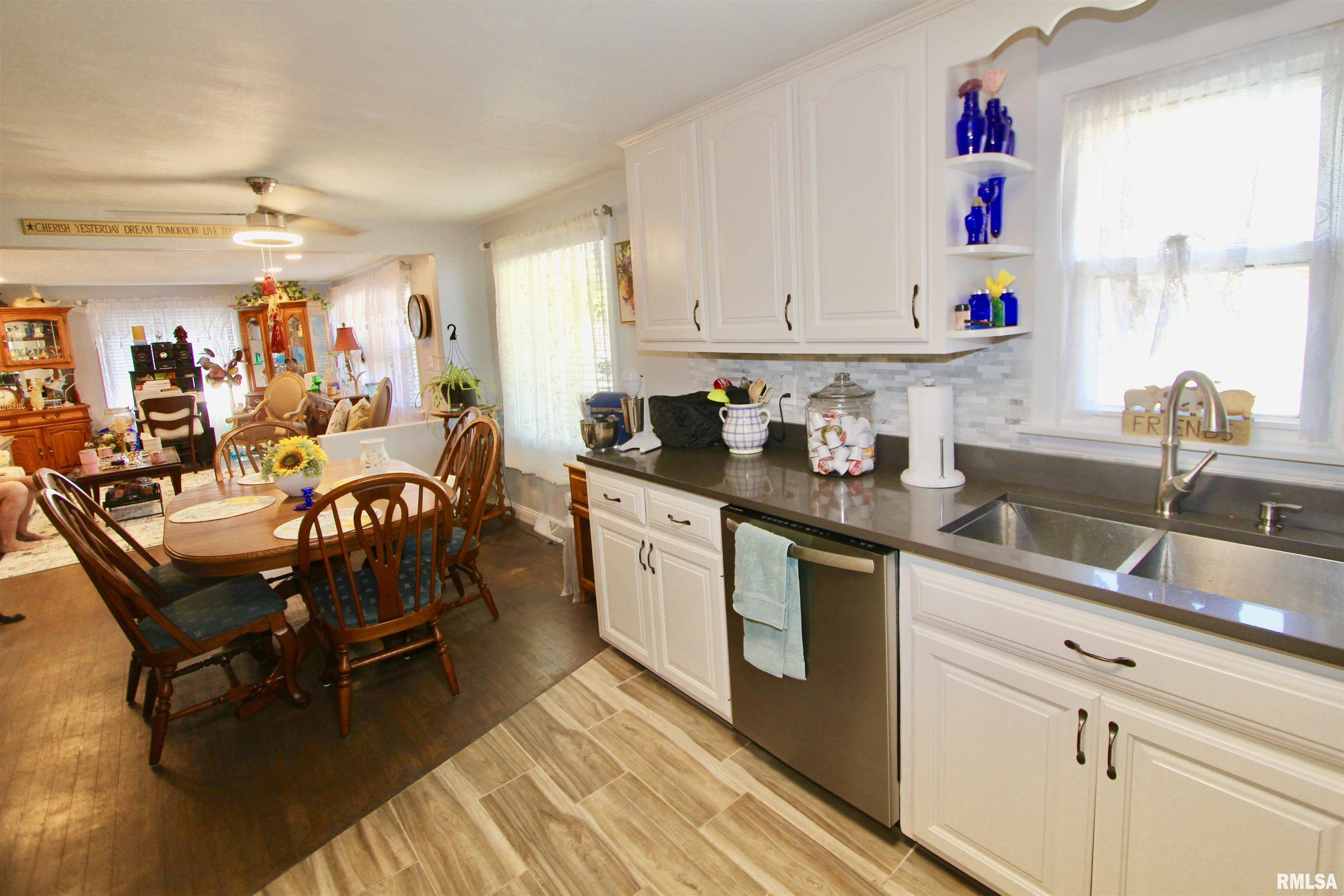 712 Highview Road East Peoria, IL 61611 - Photo 17 of 31