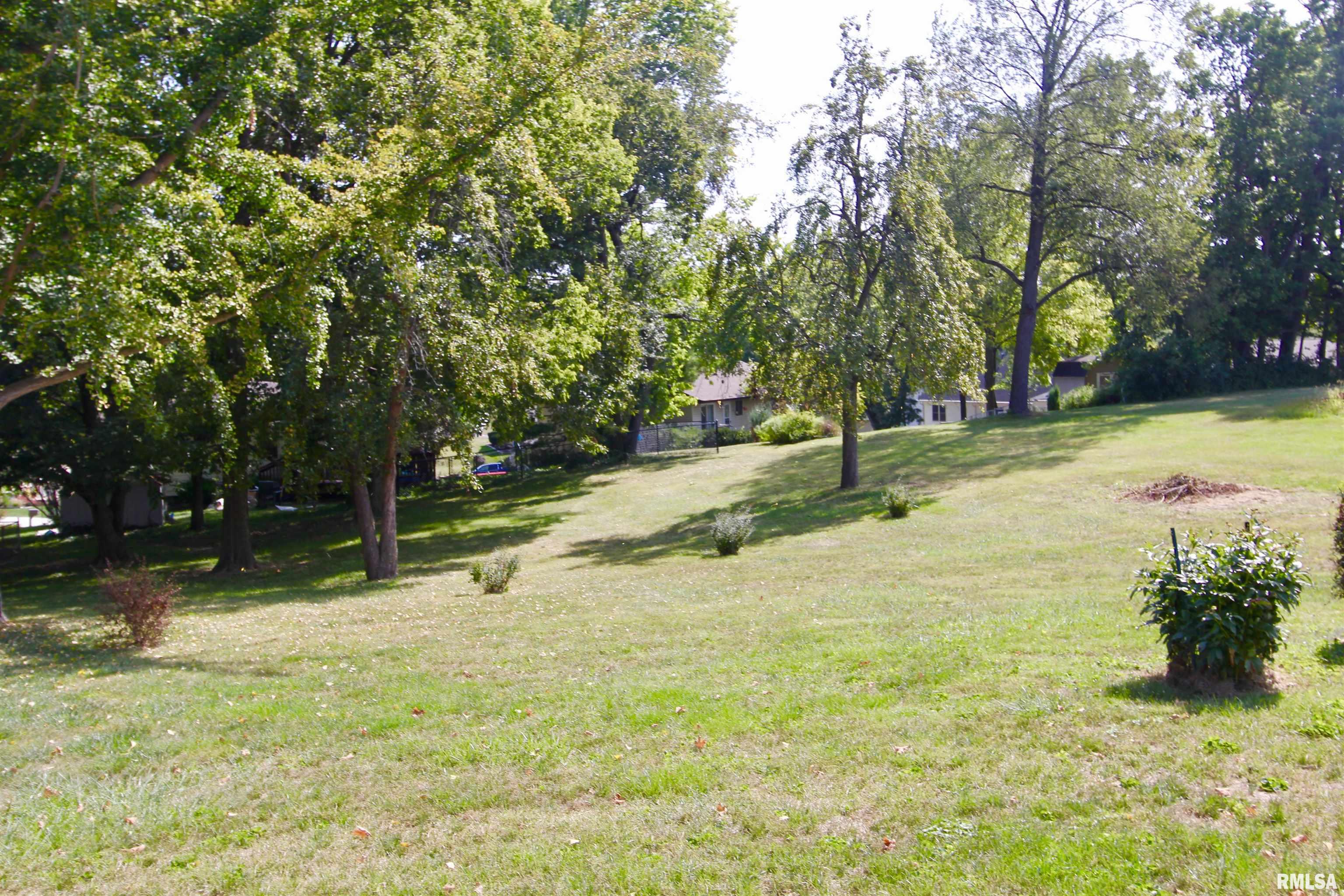 712 Highview Road East Peoria, IL 61611 - Photo 23 of 31