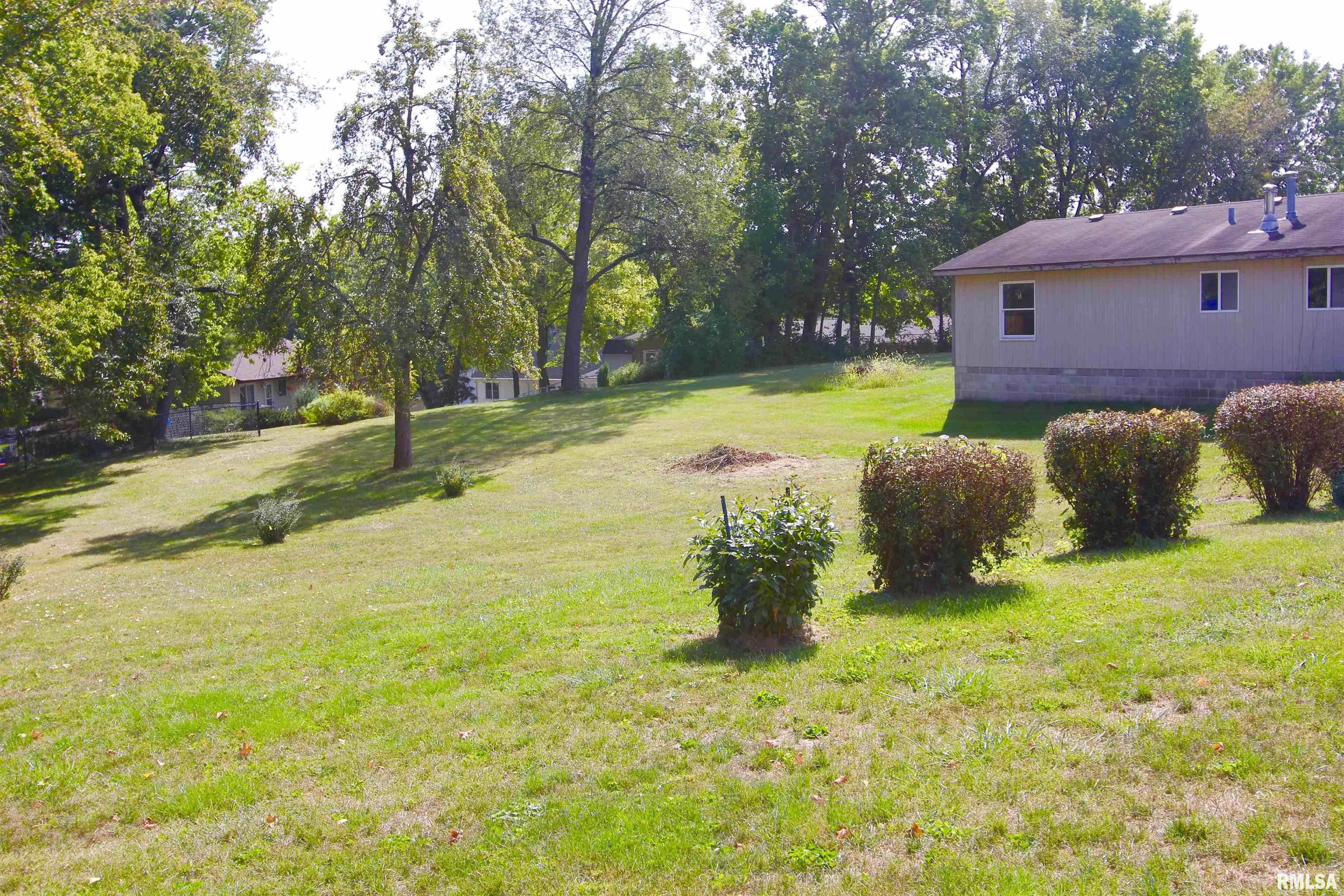 712 Highview Road East Peoria, IL 61611 - Photo 26 of 31