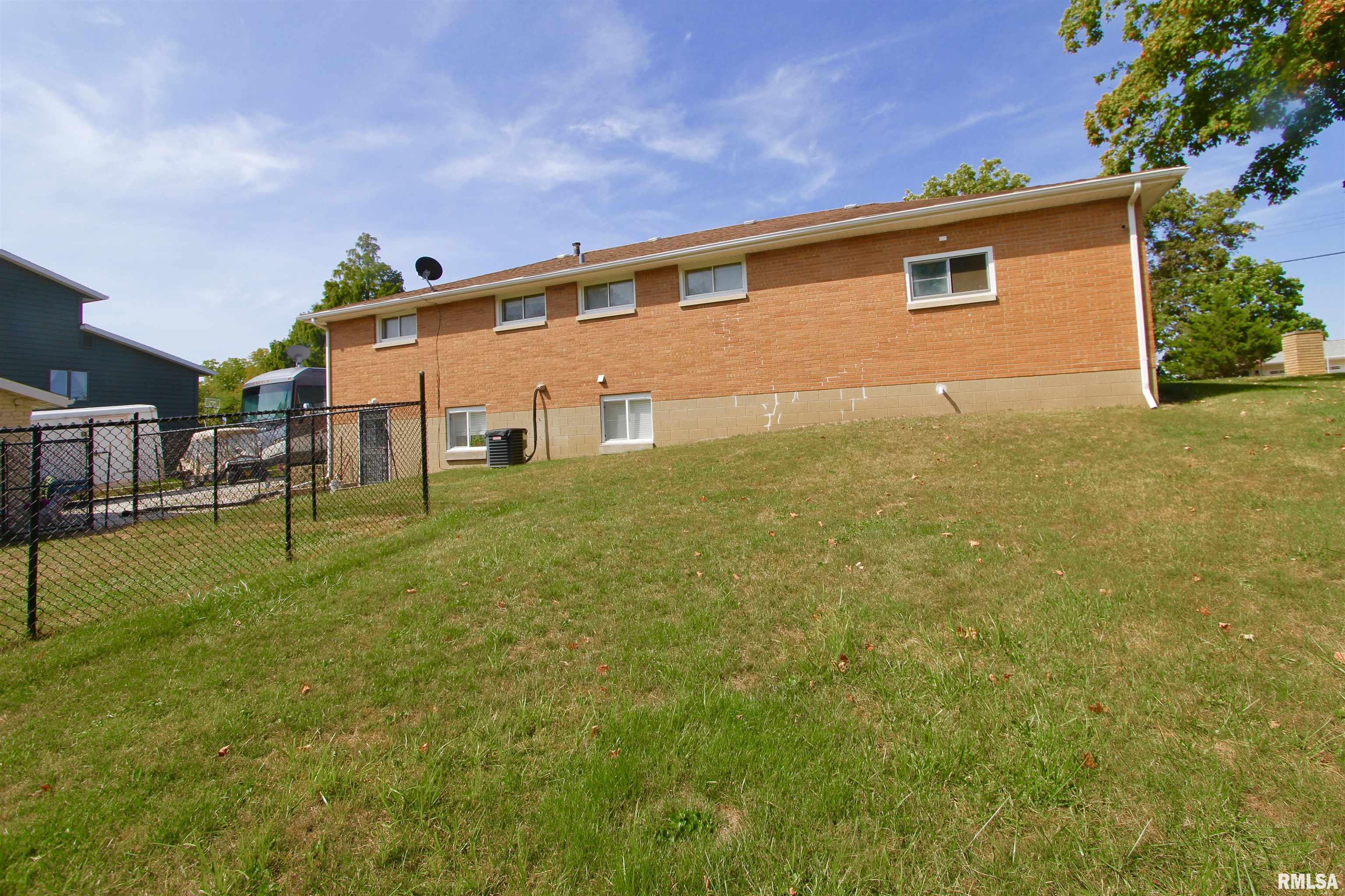 712 Highview Road East Peoria, IL 61611 - Photo 28 of 31