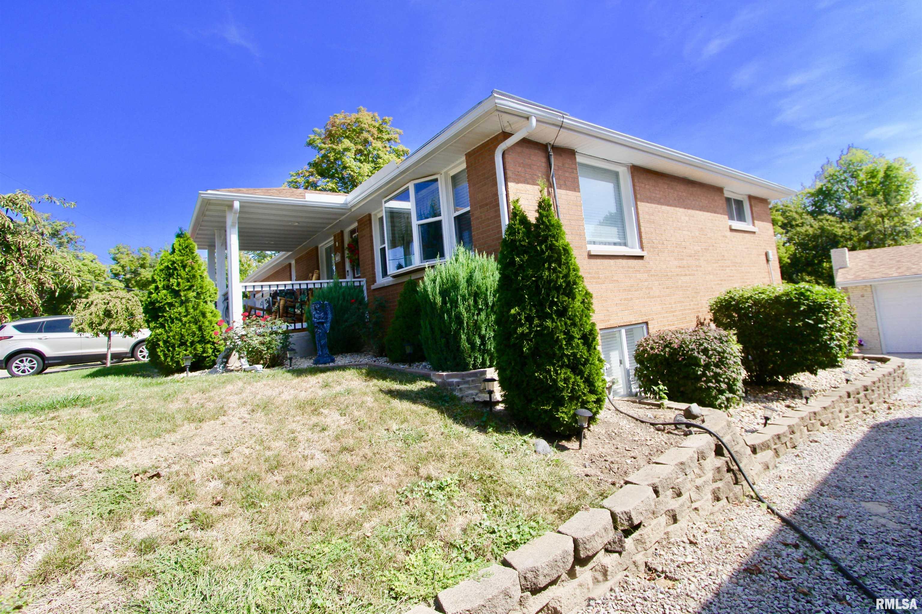 712 Highview Road East Peoria, IL 61611 - Photo 4 of 31