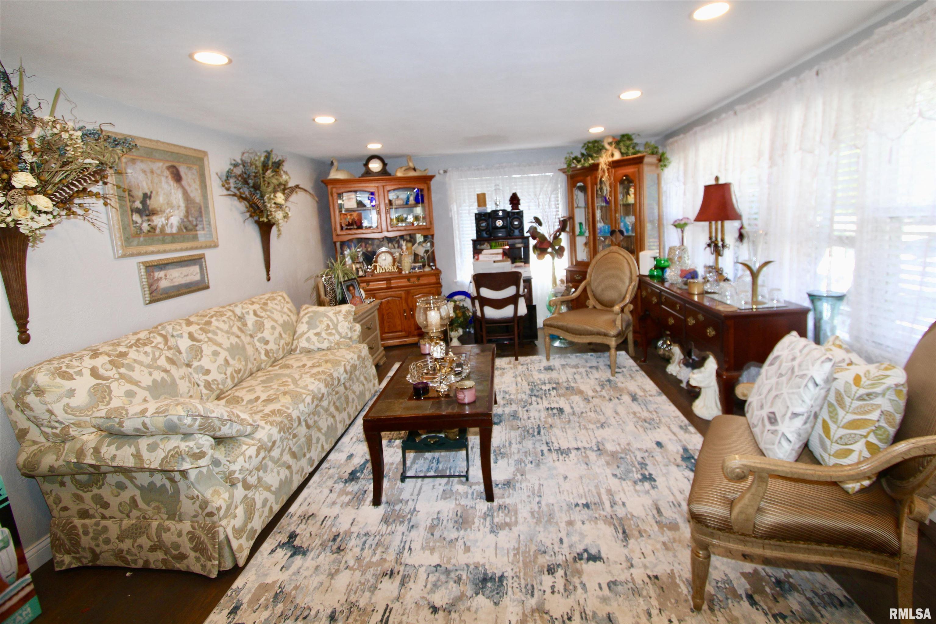 712 Highview Road East Peoria, IL 61611 - Photo 8 of 31