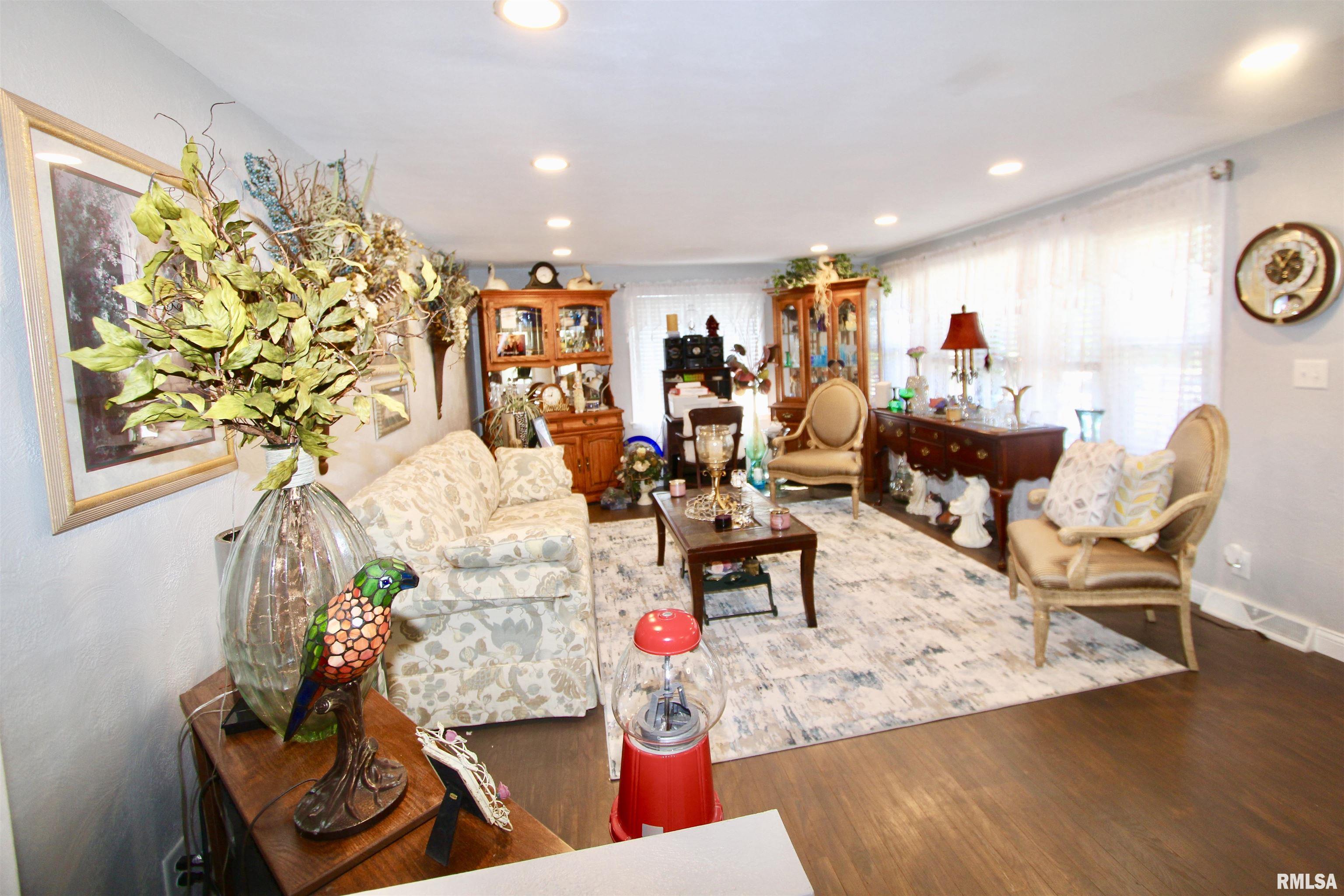 712 Highview Road East Peoria, IL 61611 - Photo 9 of 31