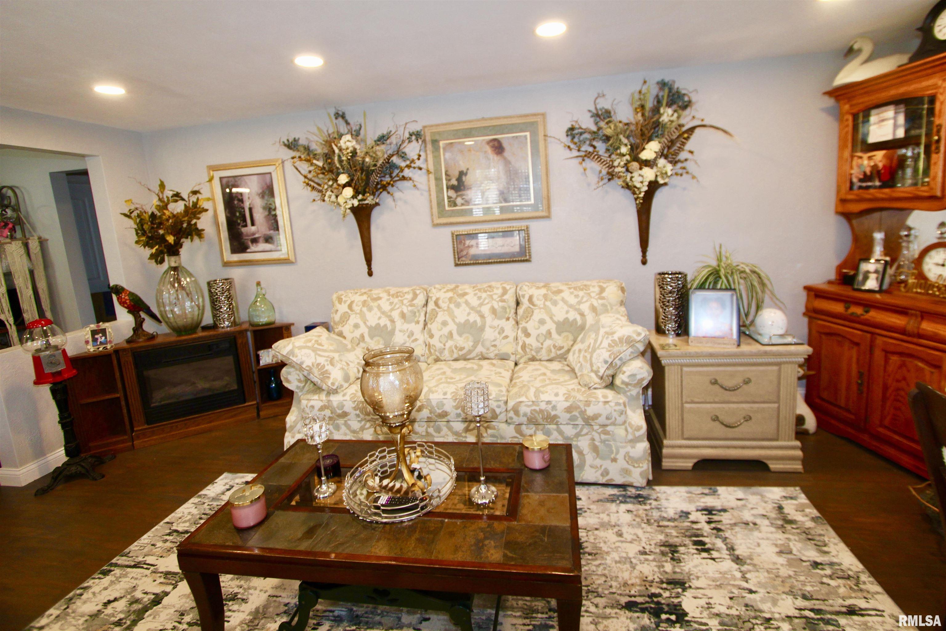 712 Highview Road East Peoria, IL 61611 - Photo 10 of 31