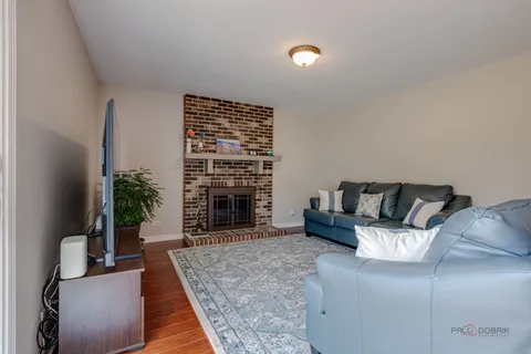 $650,000 | 117 Annapolis Drive, Vernon Hills, IL 60061