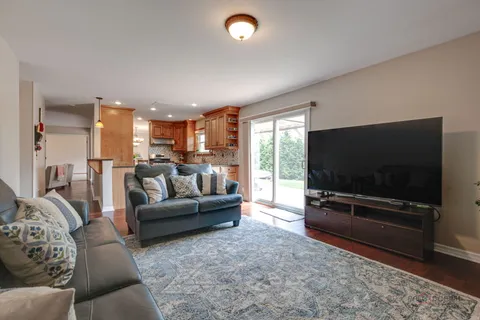 $650,000 | 117 Annapolis Drive, Vernon Hills, IL 60061