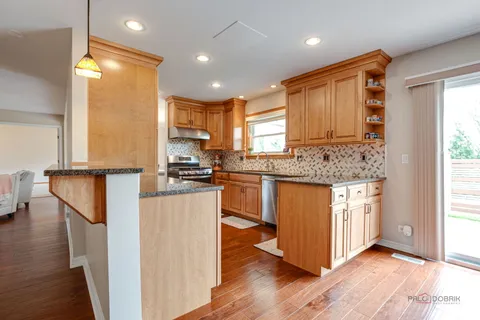$650,000 | 117 Annapolis Drive, Vernon Hills, IL 60061