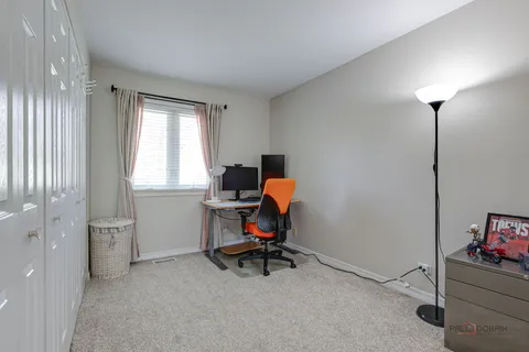 $650,000 | 117 Annapolis Drive, Vernon Hills, IL 60061