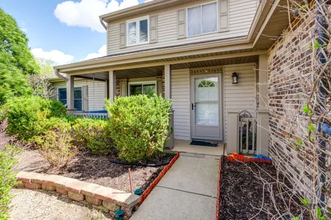 $650,000 | 117 Annapolis Drive, Vernon Hills, IL 60061