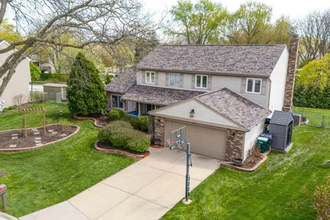 $650,000 | 117 Annapolis Drive, Vernon Hills, IL 60061