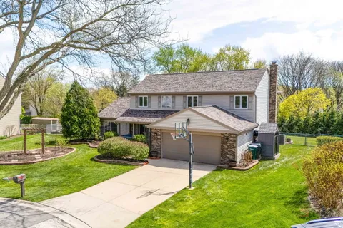$650,000 | 117 Annapolis Drive, Vernon Hills, IL 60061
