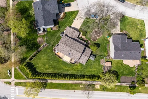 $650,000 | 117 Annapolis Drive, Vernon Hills, IL 60061