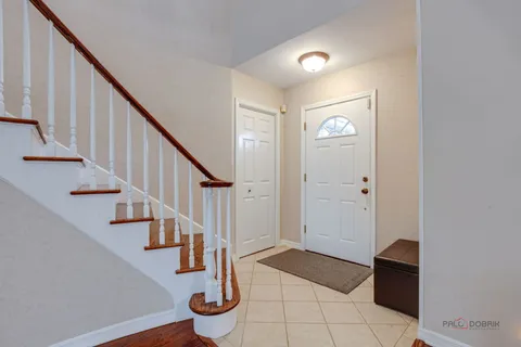 $650,000 | 117 Annapolis Drive, Vernon Hills, IL 60061