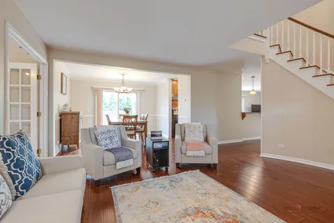 $650,000 | 117 Annapolis Drive, Vernon Hills, IL 60061