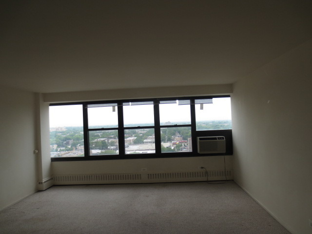 6030 North Sheridan Road, Unit 1603 Chicago, IL 60660 - Photo 3 of 5