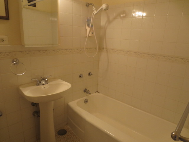 6030 North Sheridan Road, Unit 1603 Chicago, IL 60660 - Photo 4 of 5