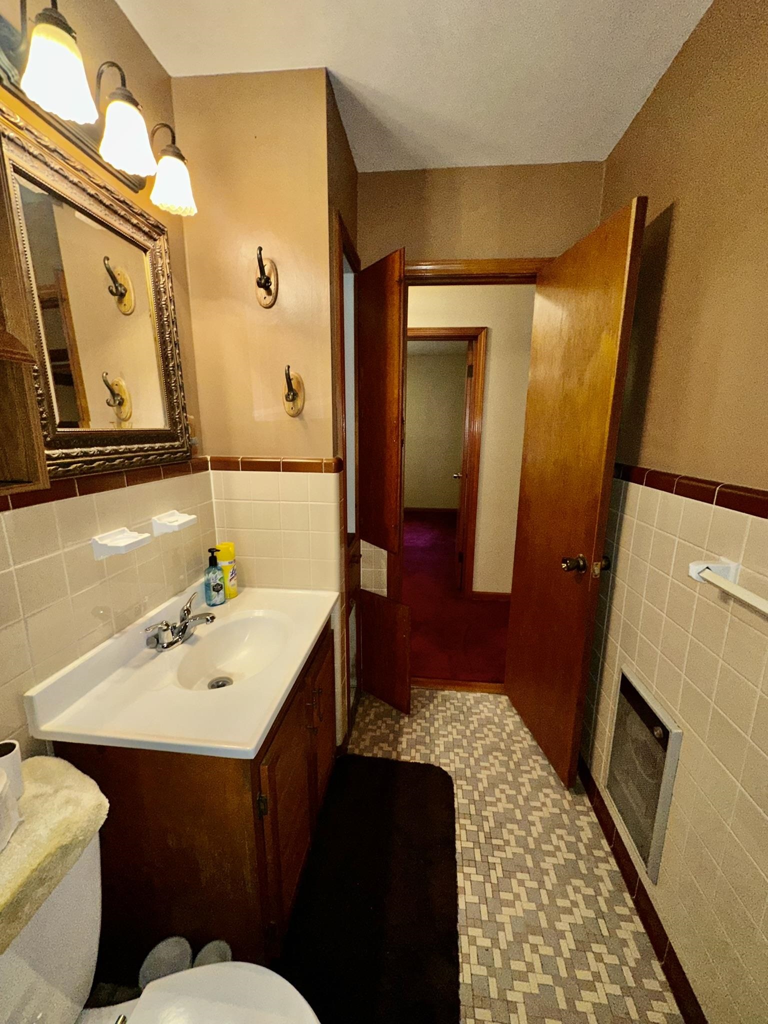 1588 Butterworth Road Memphis, TN 38116 - Photo 10 of 25 Bath 1