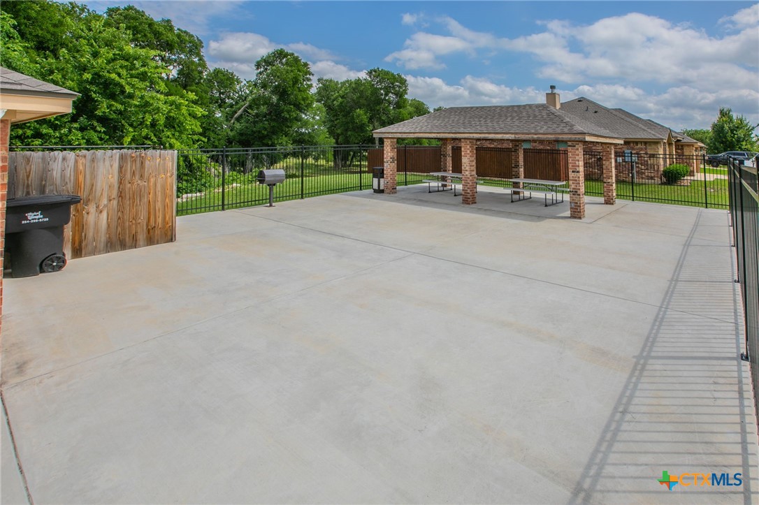 8304 Split Trl Cove Temple, TX 76502 - Photo 27 of 28 a view of a house with a park
