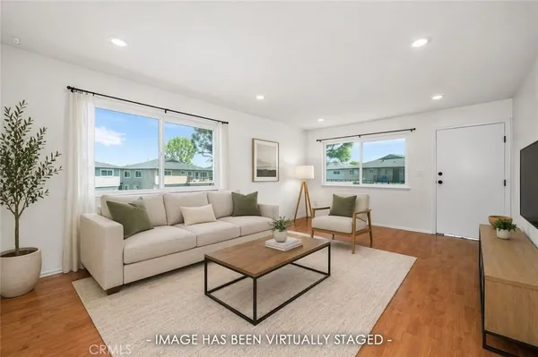 $519,900 | 7837 Arbor Circle, Unit 96D, Huntington Beach, CA 92647