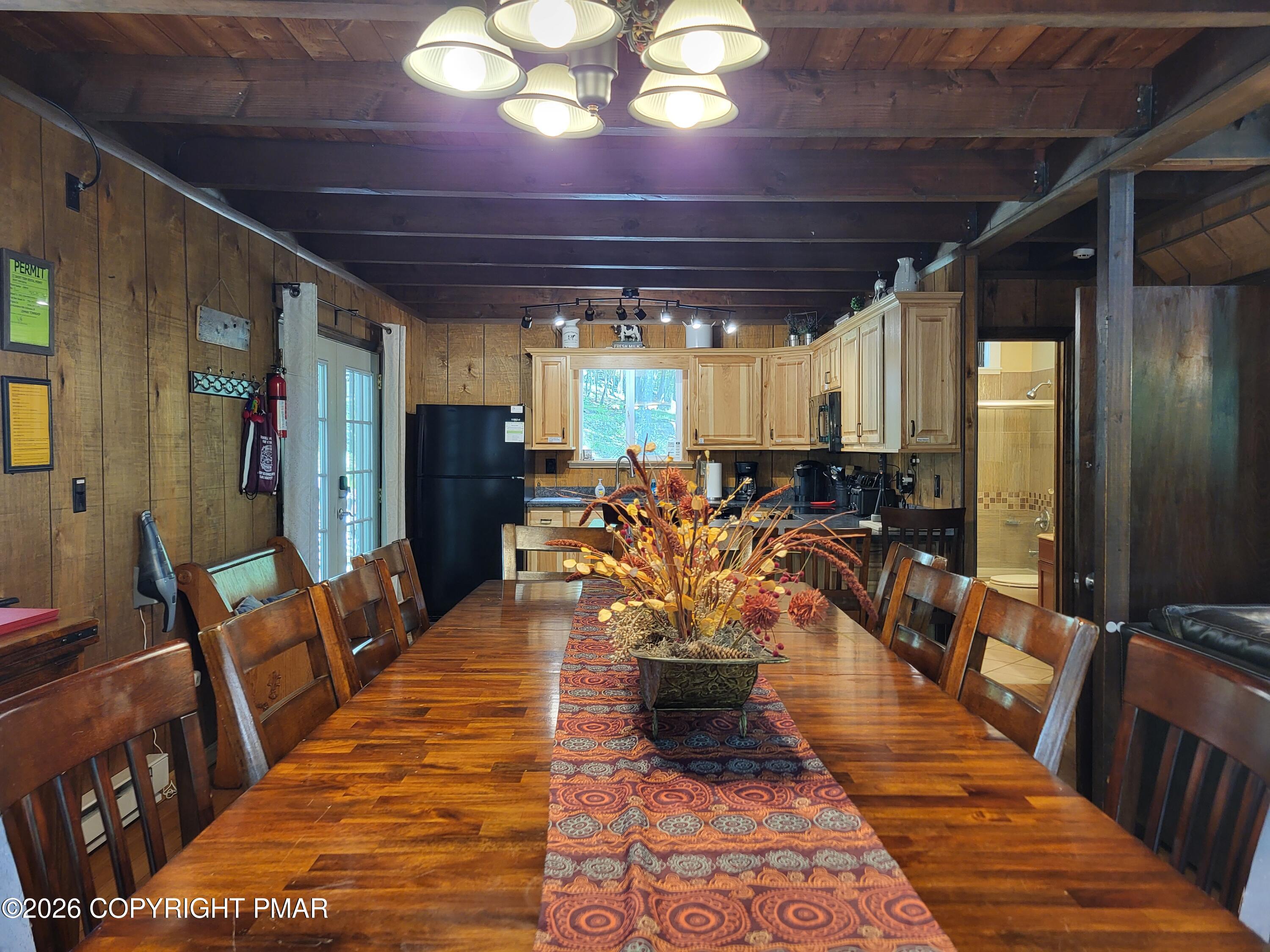 121 Park Court Bushkill, PA 18324 - Photo 10 of 76 1000093280