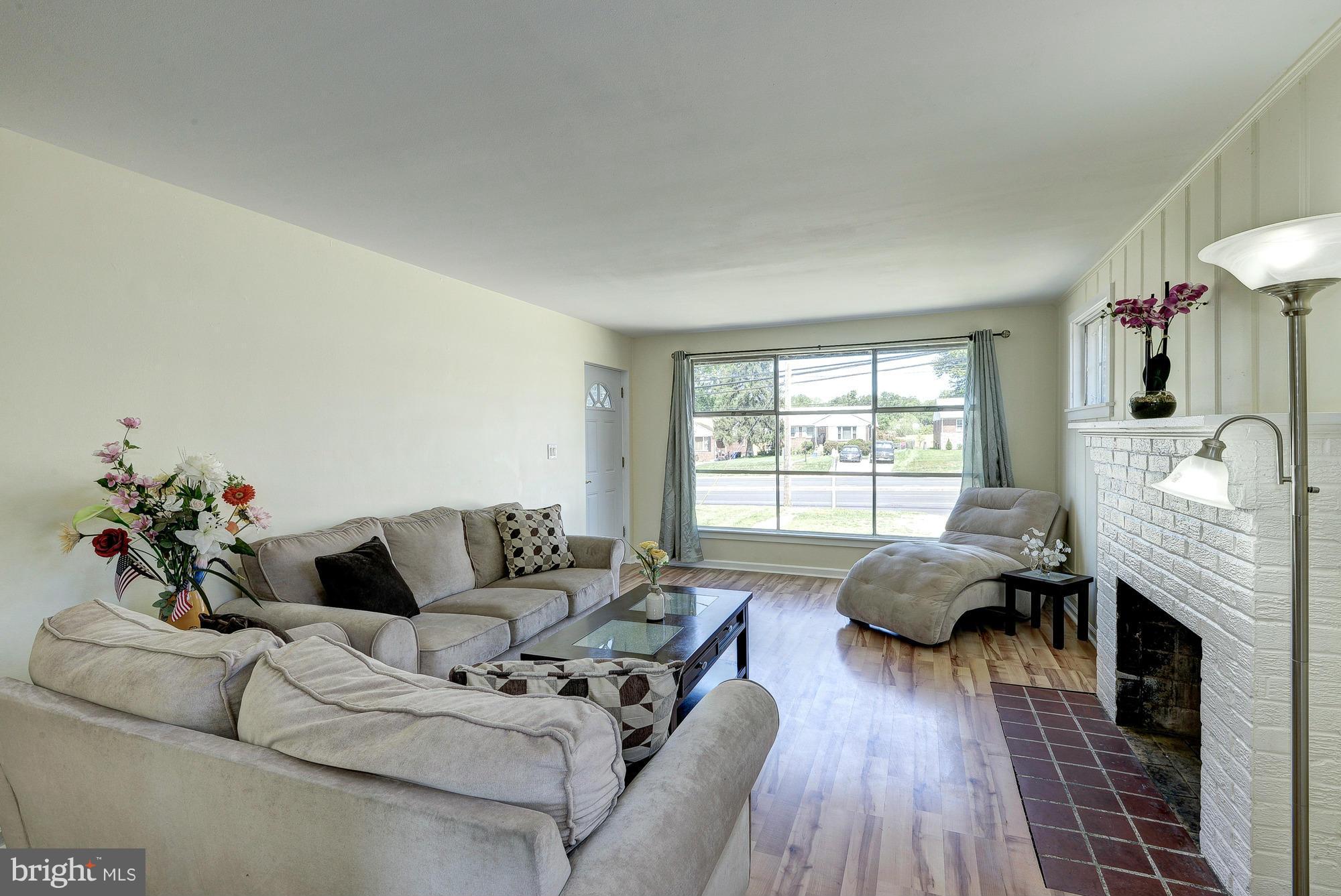 3608 Randolph Road Silver Spring, MD 20902 - Photo 4 of 26 Living Room
