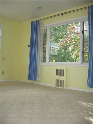 33 Thorndale Road Bethlehem, NY 12159 - Photo 8 of 12 Photo 8