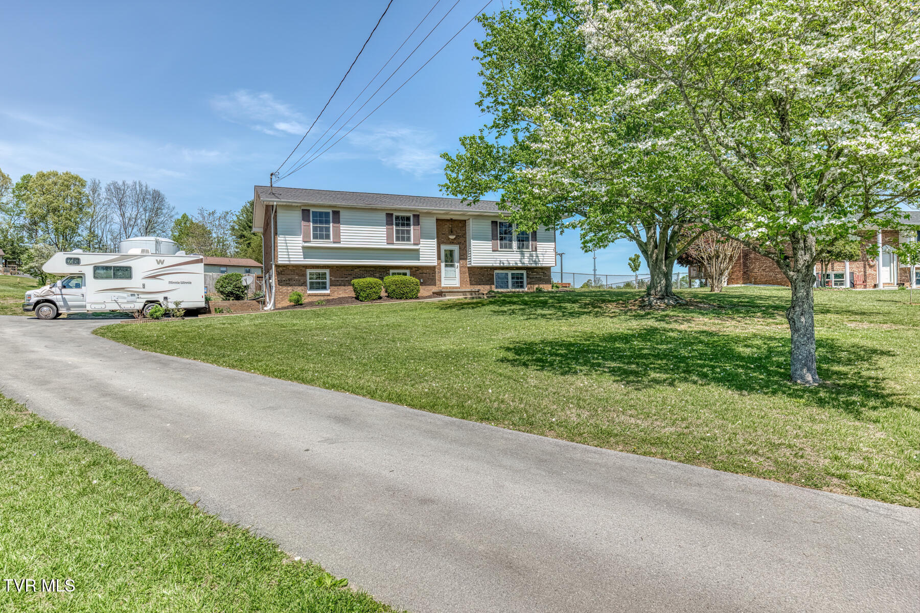 515 Hickory Hills Road Church Hill, TN 37642 - Photo 2 of 44 515 Hickory Hills Rd-38