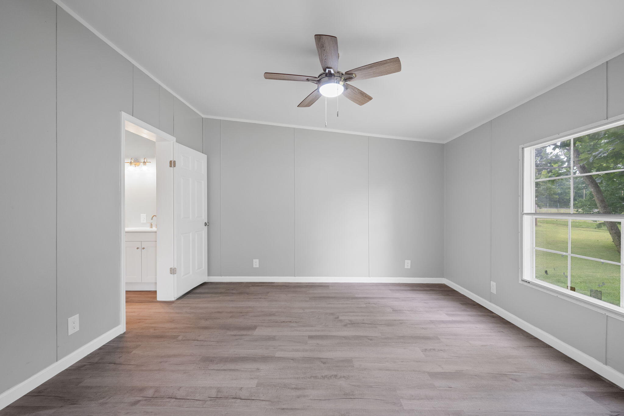 1220 Ogden Road Dayton, TN 37321 - Photo 13 of 30 Another view of primary suite!