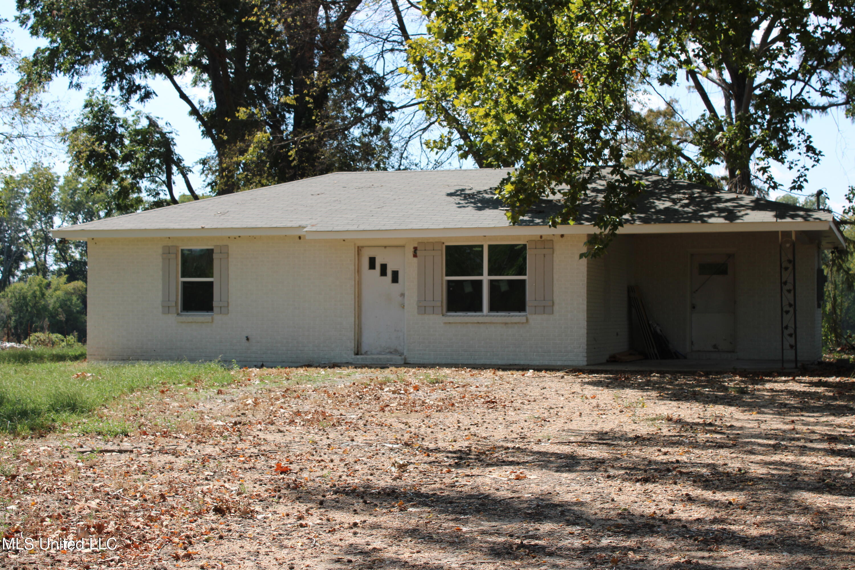 2458 Perkins Road Anguilla, MS 38721 - Photo 2 of 29 IMG_0330